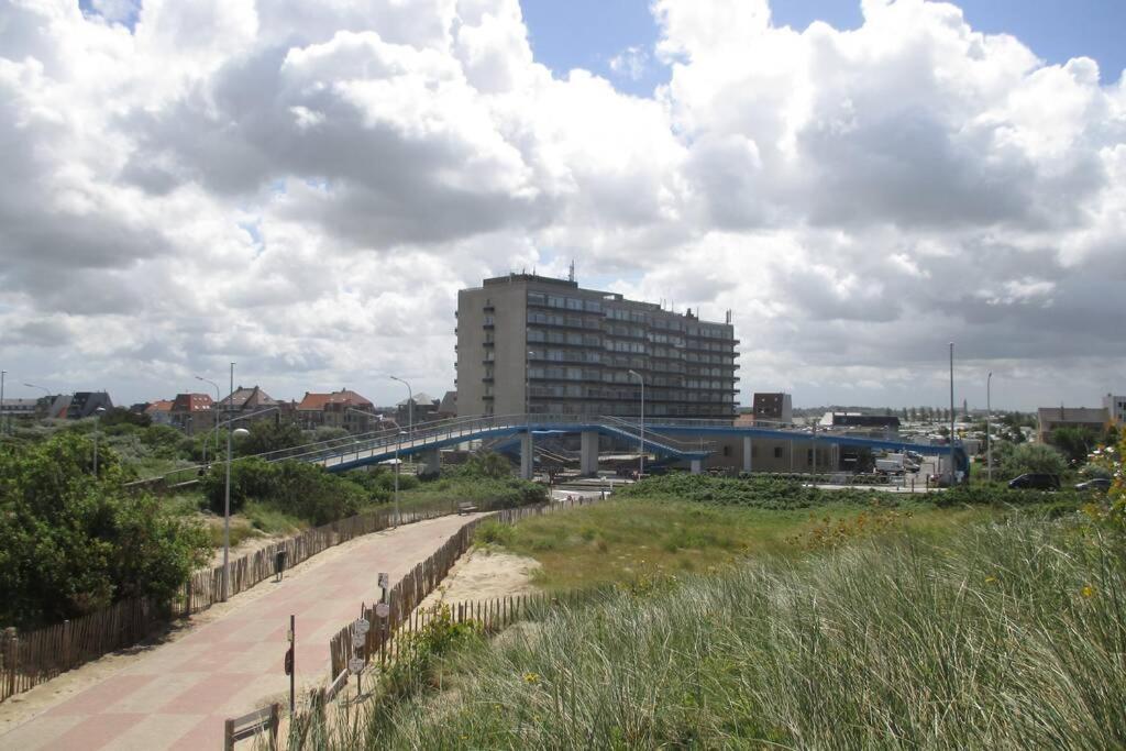 Appartement Residentie Astrid Met Private Parking Bredene Dış mekan fotoğraf
