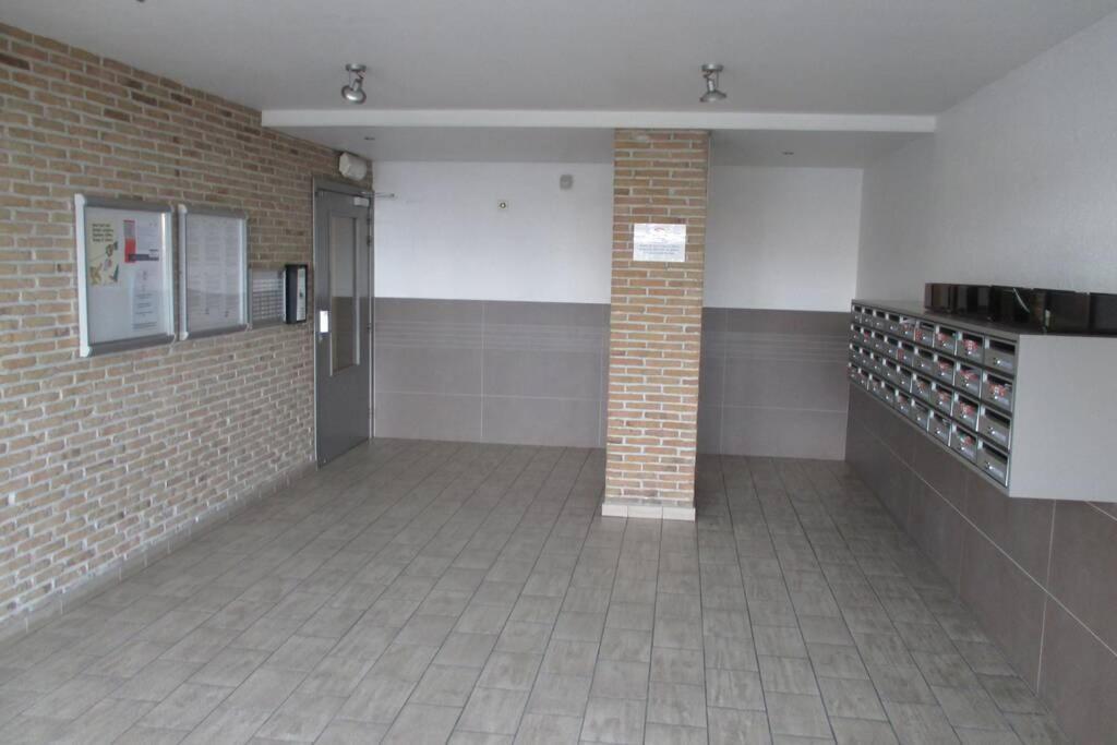 Appartement Residentie Astrid Met Private Parking Bredene Dış mekan fotoğraf